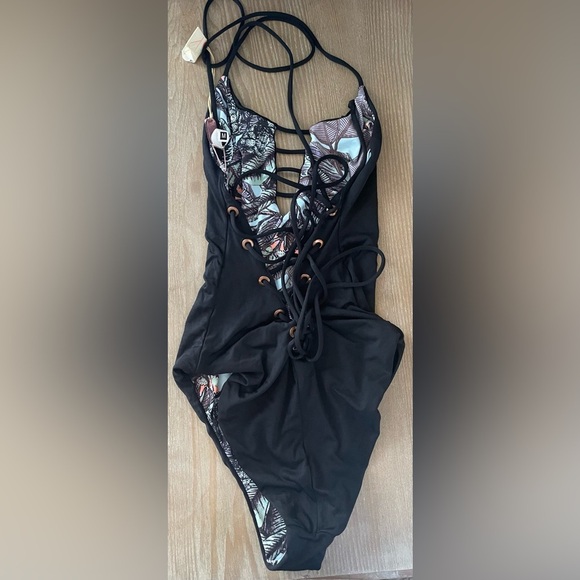 NWT Maaji Heavenly Corset Black Leaves Reversible 1pc Swimsuit Tie Up Back; M - Picture 2 of 6